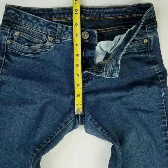 Simply Vera Wang Size 10 Woman's Blue Denim Straight 29 Inch Inseam Jeans - Picture 3 of 9